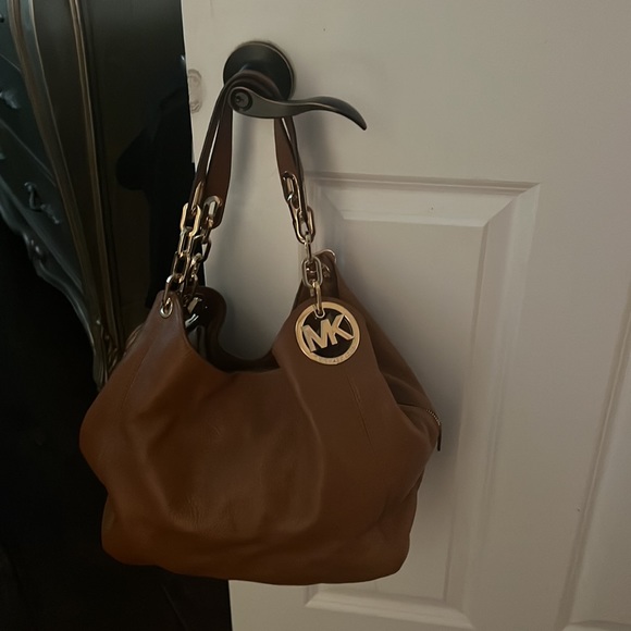 Micheal Kors purse - Picture 2 of 2